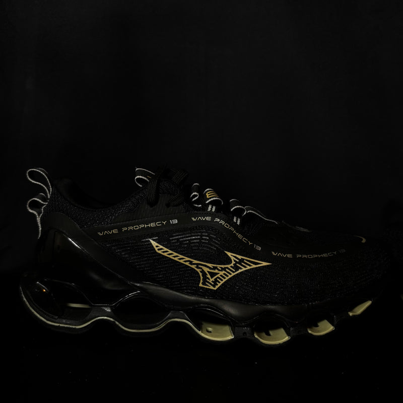 Mizuno Prophecy 13 - Preto/Dourado